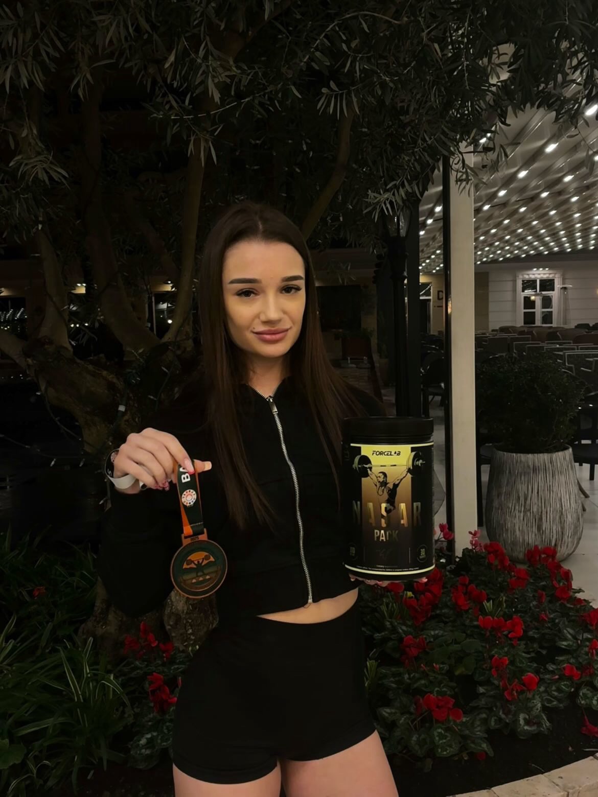 Бояна Костадинова състезател по вдигане на тежести